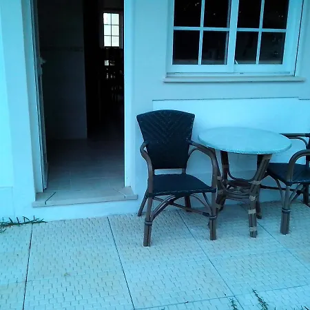 Апартаменты 2 Bed Flat - Sleeps 4 - Parking - Wifi Албуфейра