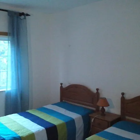2 Bed Flat - Sleeps 4 - Parking - Wifi Апартаменты
