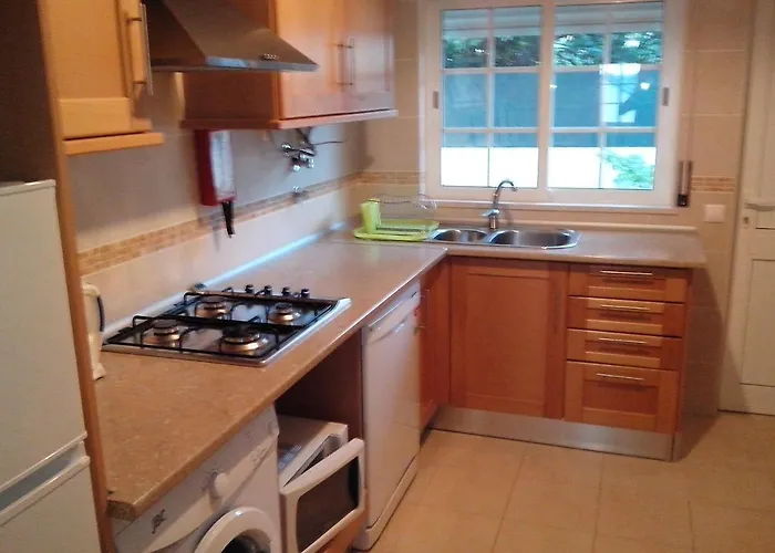 公寓 2 Bed Flat - Sleeps 4 - Parking - Wifi