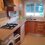 Apartment 2 Bed Flat - Sleeps 4 - Parking - Wifi