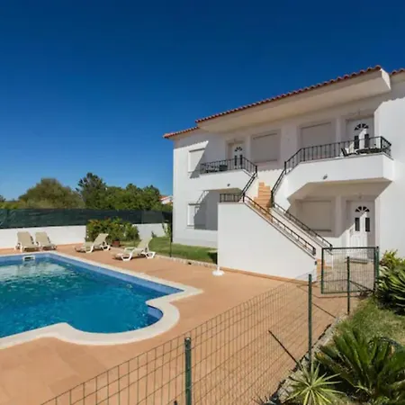 2 Bed Flat - Sleeps 4 - Parking - Wifi Appartamento Albufeira