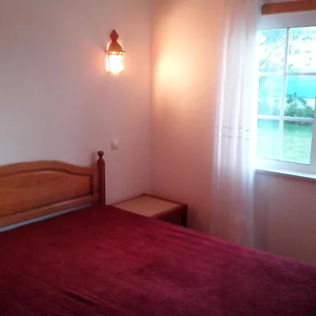 2 Bed Flat - Sleeps 4 - Parking - Wifi אלבופיירה